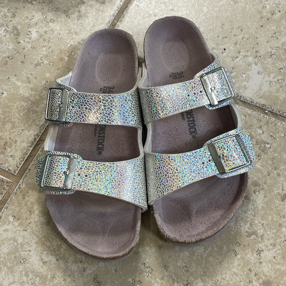 Birkenstock size 34 converts to US 3-3.5